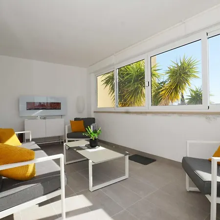 Tranquil And Bright With Loggia - Two Bedroom With Loggia Apartment Rovinj