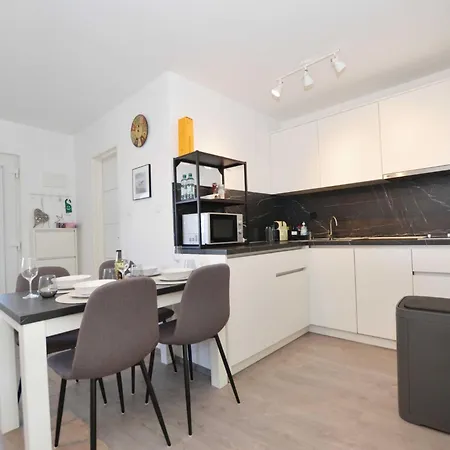 Tranquil And Bright With Loggia - Two Bedroom With Loggia Apartment