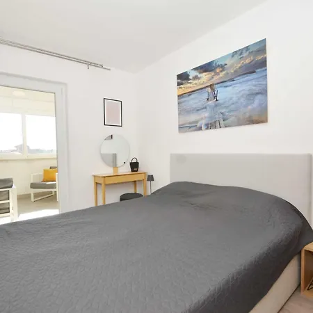 Tranquil And Bright With Loggia - Two Bedroom With Loggia *